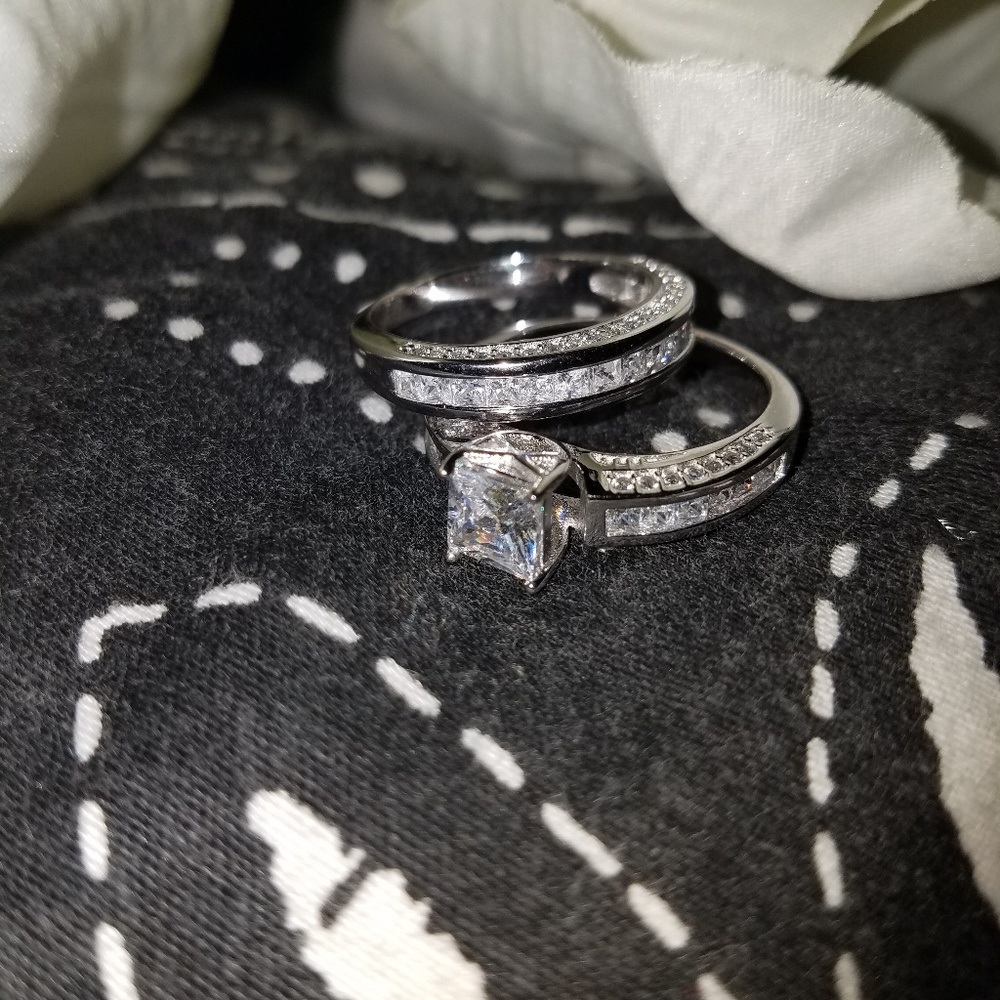 Ring - Picture 4 of 4